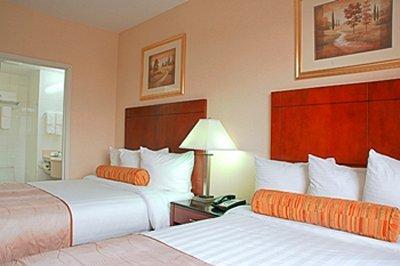 Best Western Plus Arena Hotel New York Bagian luar foto