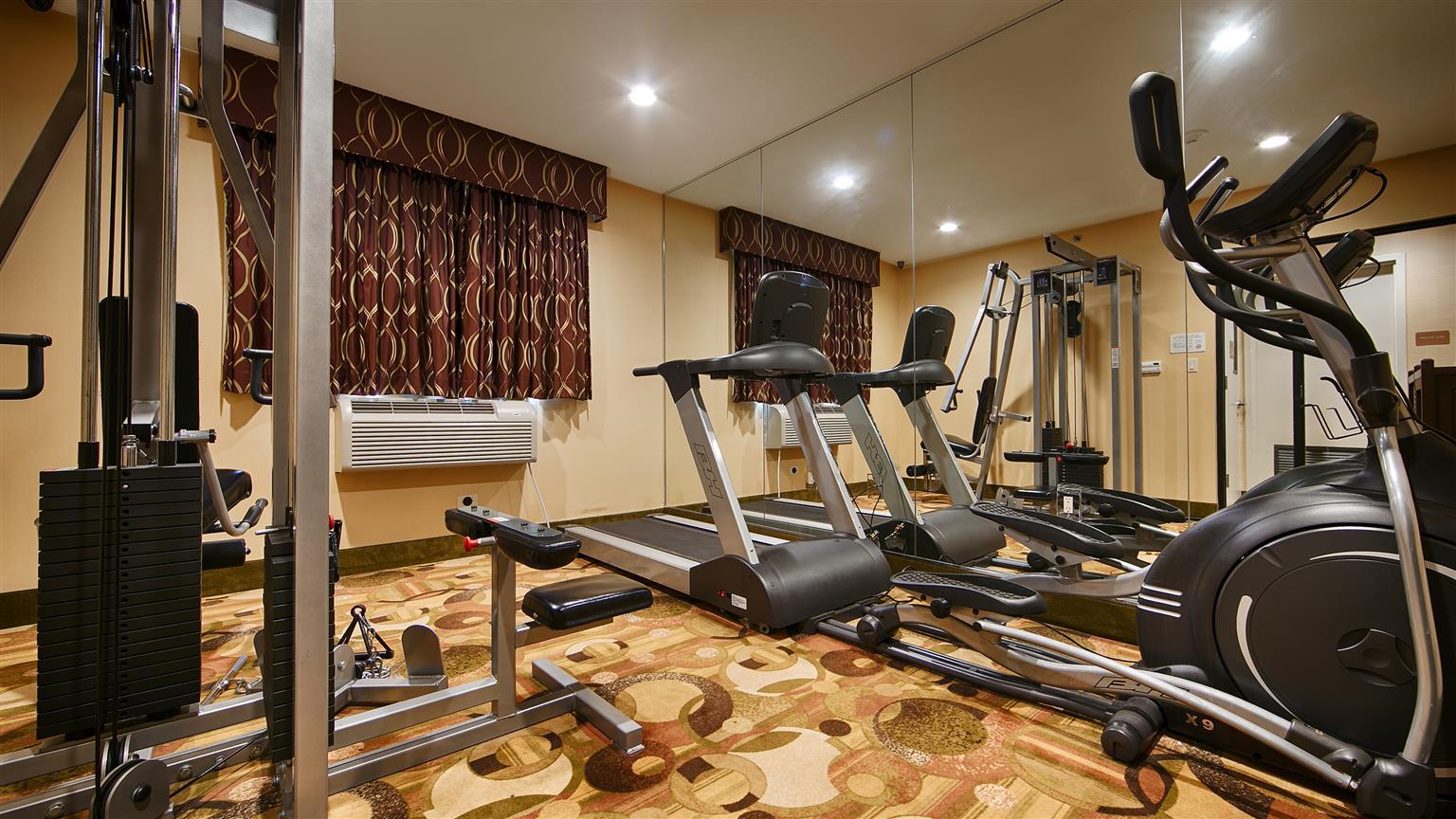 Best Western Plus Arena Hotel New York Bagian luar foto