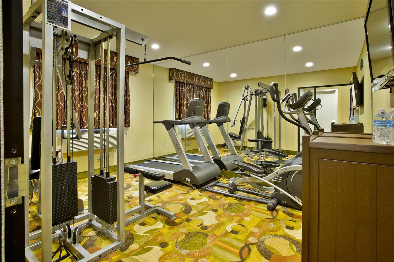 Best Western Plus Arena Hotel New York Bagian luar foto