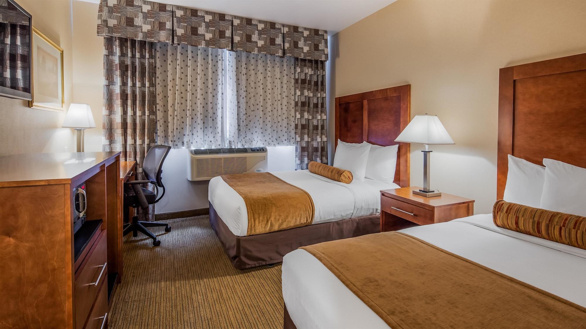 Best Western Plus Arena Hotel New York Bagian luar foto